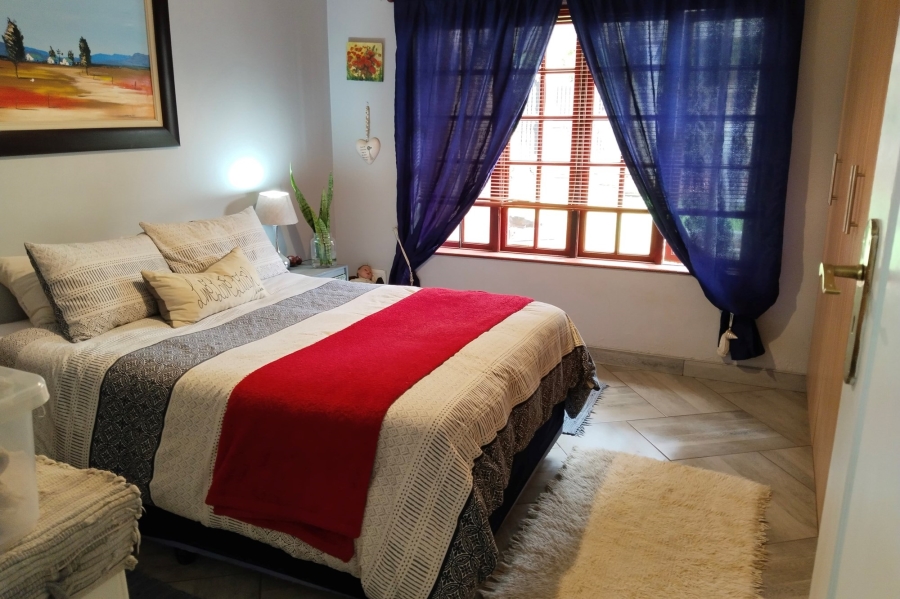 5 Bedroom Property for Sale in Meerhof North West